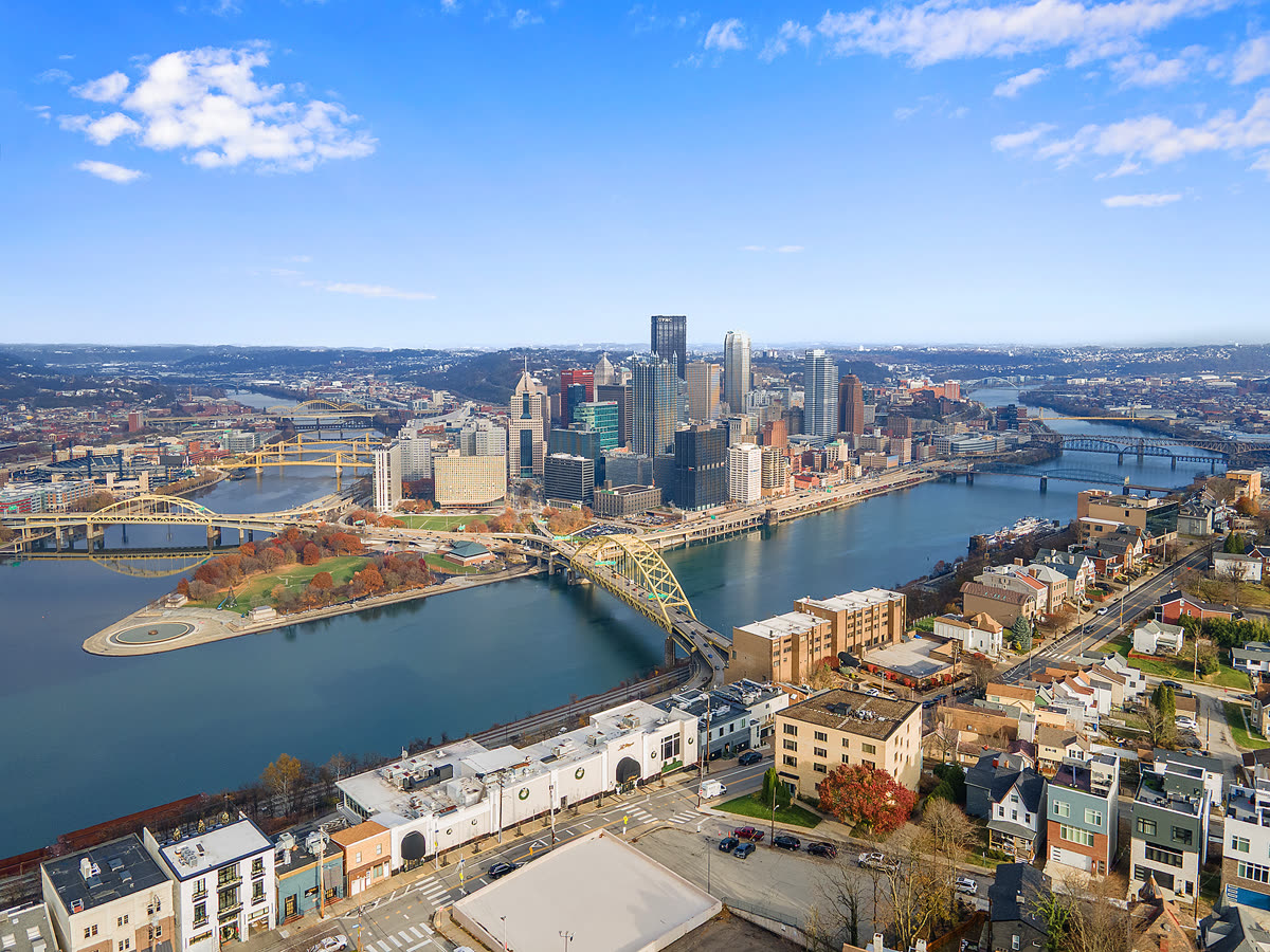 Pittsburgh skyline photo from the free Yinzer Photo Pack